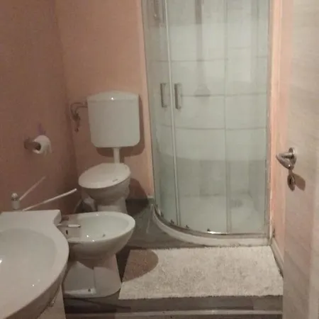 The Orange Housing In Como