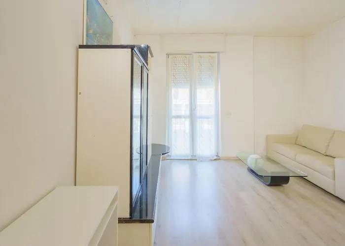 アパート The Orange Housing In