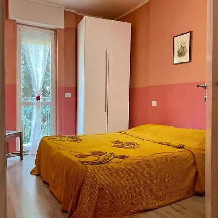 The Orange Housing In Apartment Como